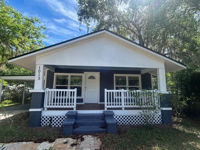 Primary Photo - Beautiful 3 Bedroom 2 Bathroom in Sanford FL!
