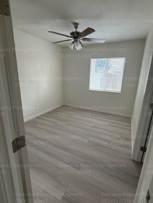 Building Photo - Remodeled 3-bedroom, 2-bath home near Ming Ave/ S. H St