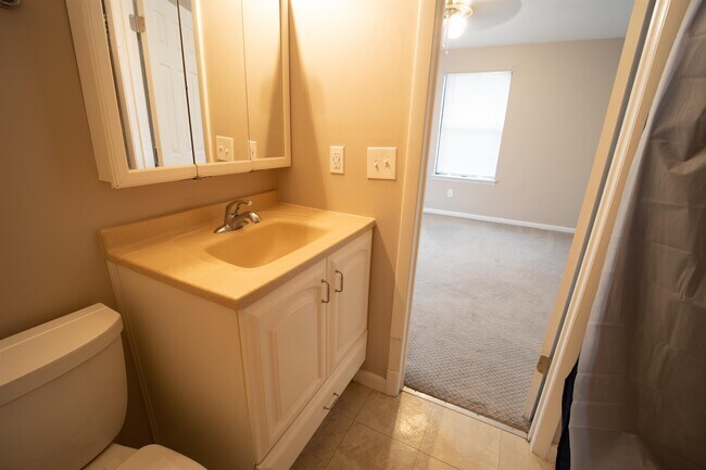 Building Photo - 6498 Brevard St