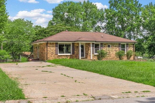 Primary Photo - 3 Bedroom Pet Friendly Home For Rent with ...