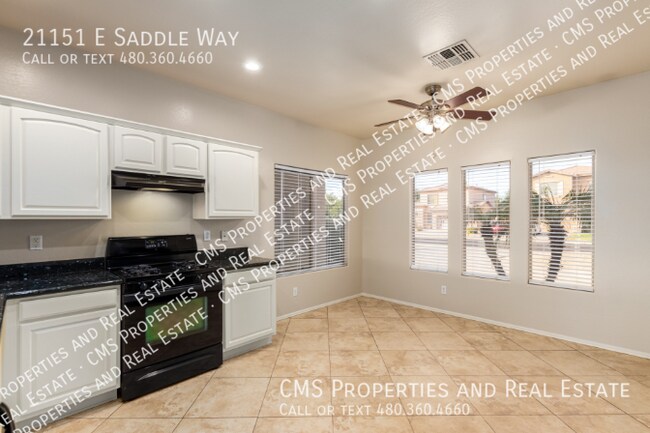 Building Photo - 21151 E Saddle Way