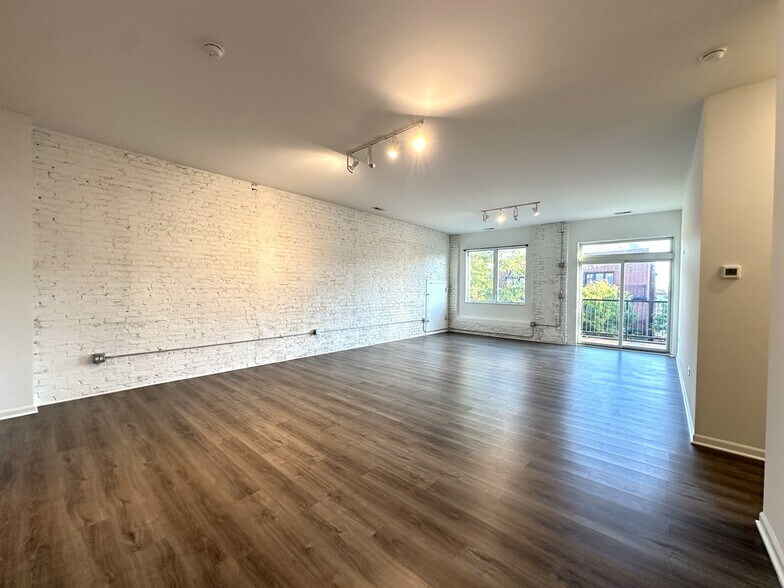 Building Photo - 2550 S Wabash Ave