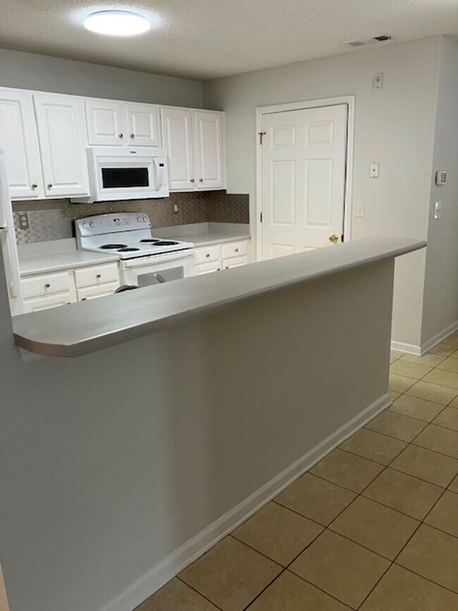 Building Photo - 5012-03