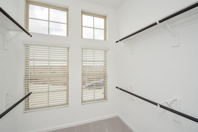 Building Photo - 5410 Holly Hvn Ct