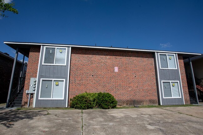 Building Photo - 103 Limoges St