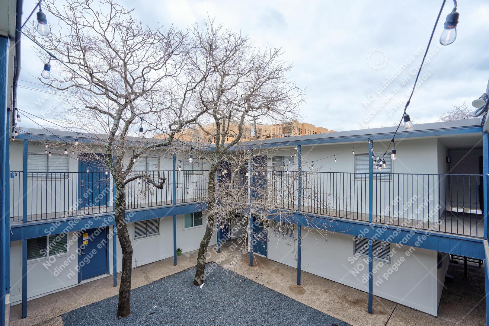 Building Photo - 3138 Manor Rd