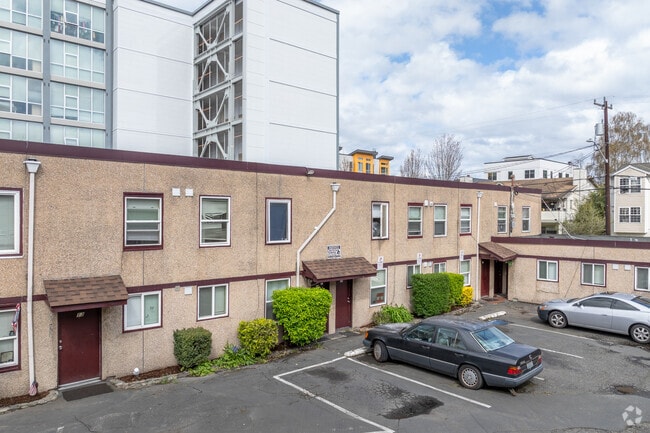 8600 Aurora Ave N Seattle, WA 98103-3914 - 8600 Aurora Ave N