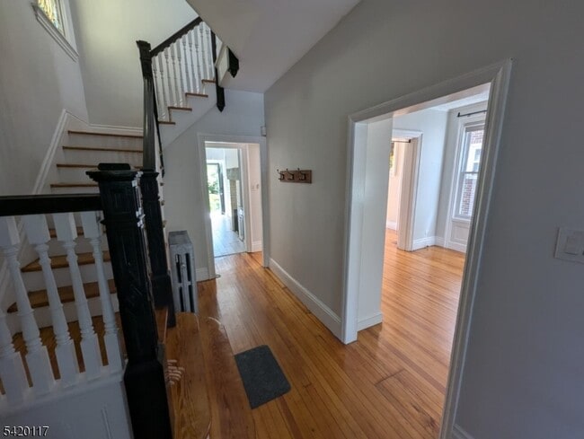 Building Photo - 124 2nd Ave