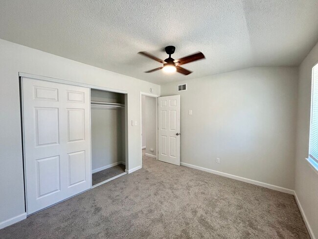 Building Photo - Freshly Updated 3 Bedroom Home with Garage, Fenced Yard & Covered Patio!