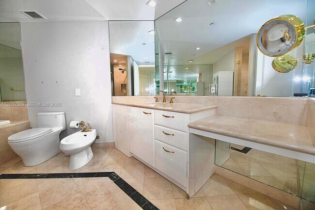 Building Photo - 19955 NE 38th Ct