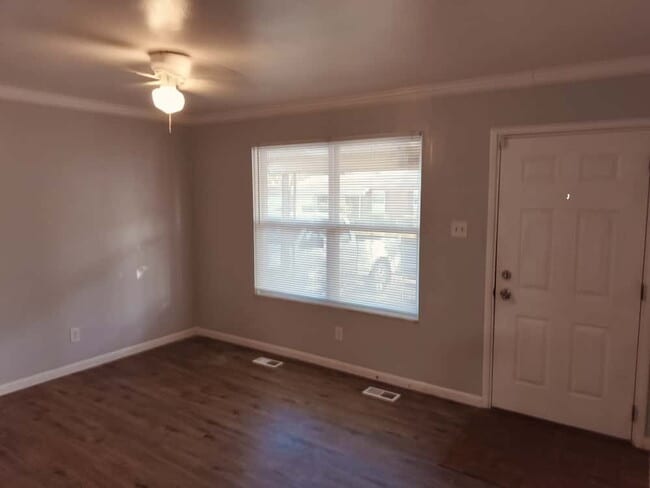 Building Photo - 2461 Duchess Dr