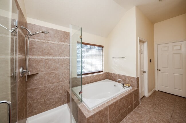 Building Photo - 9034 Necklace Tree Ln