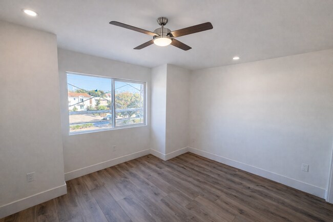 Building Photo - 2139 Balboa Ave