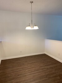 Building Photo - L104