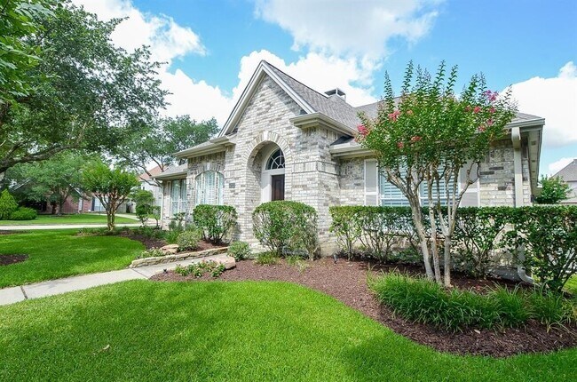 Building Photo - 1723 Crescent Green Dr