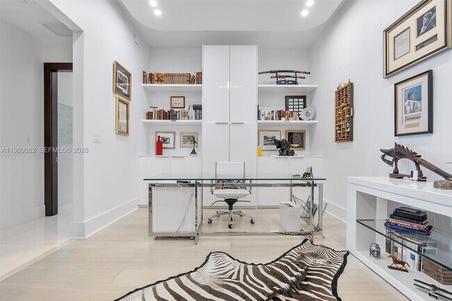 Building Photo - 900 Brickell Key Blvd