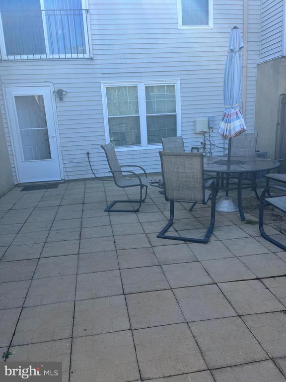 Building Photo - 14684 Cloverdale Rd