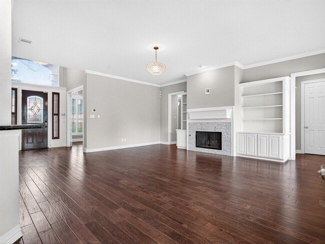 Building Photo - 1210 Forest Hills Dr
