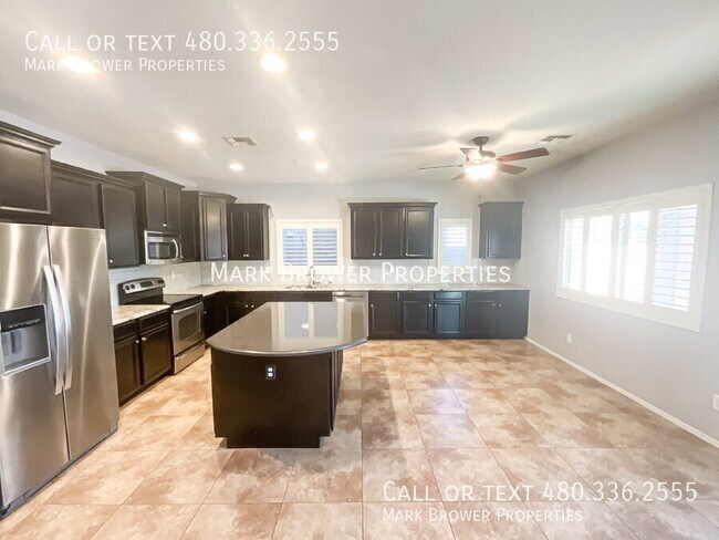 Building Photo - 724 W Dragon Tree Ave