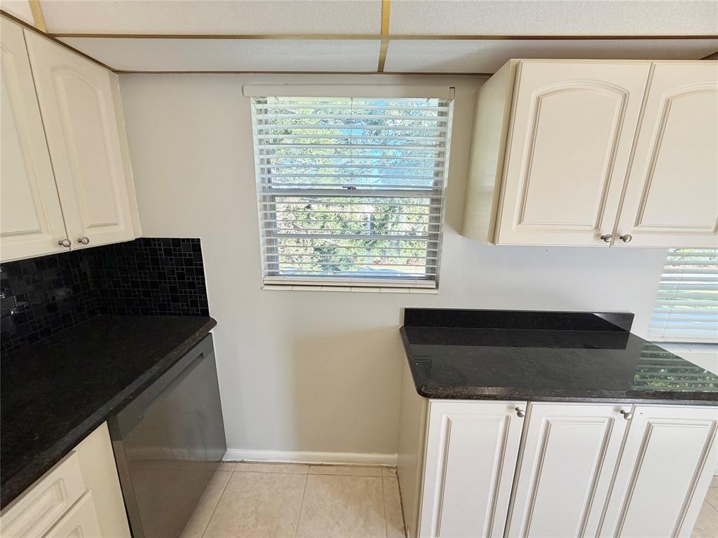 Building Photo - 84 Mansfield B