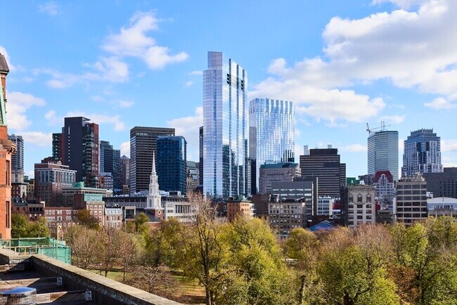 Building Photo - 37 Beacon St