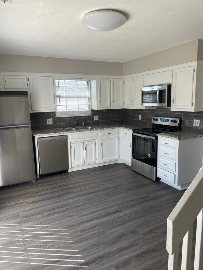 Building Photo - 5617-5623 NW 66th Terrace