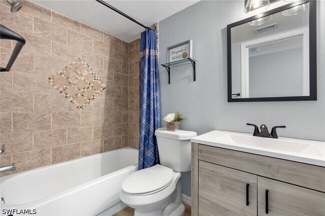 Building Photo - 3625 Boca Ciega Dr