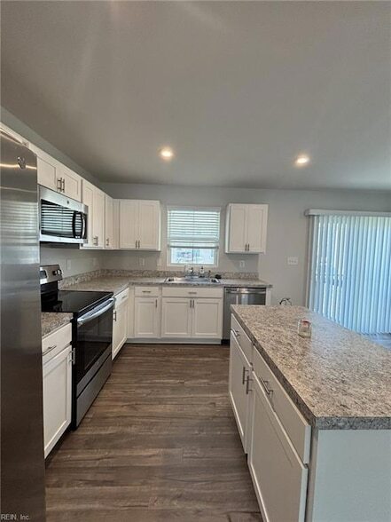 Building Photo - 2027 Petersen Way