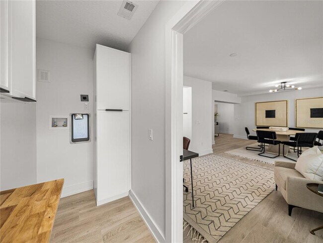Building Photo - 6709 Cardinal Dr S