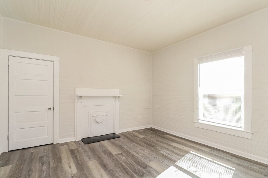 Building Photo - 101 Spruce St