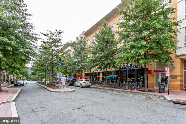 Building Photo - 4606 36th St S
