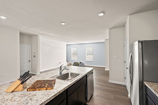 Building Photo - 121 Kennison Ln