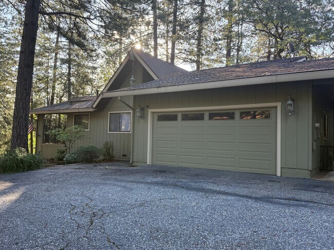 Building Photo - Picturesque Mountain Living with Detached Guest Studio in Alta Sierra