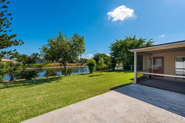 Building Photo - 10905 Eureka St