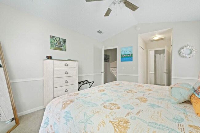 Building Photo - 529 Pointe S Dr