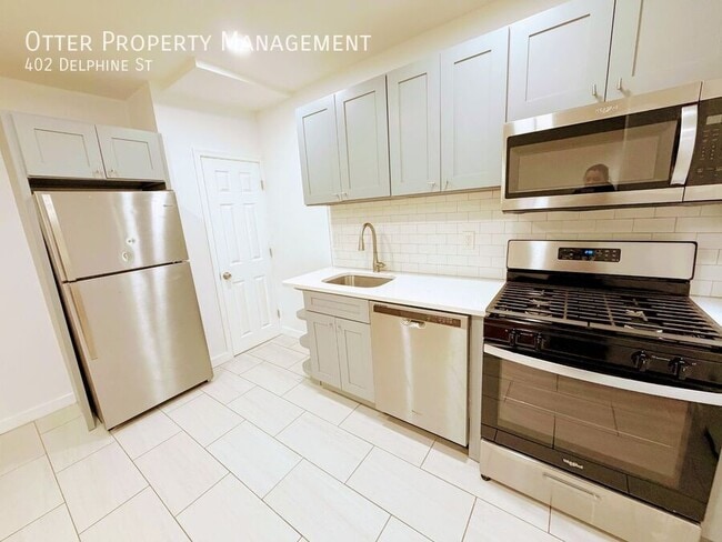 Building Photo - 402 Delphine St