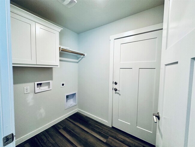 Building Photo - 1118 Amistad Lp