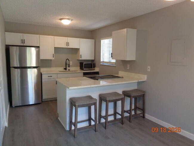 Building Photo - Nicely updated home close to amenities