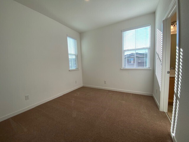 Building Photo - Beautiful New Home For Rent in Roseville!