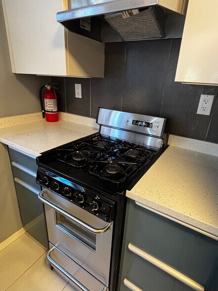 Gas stove - 2411 8th St