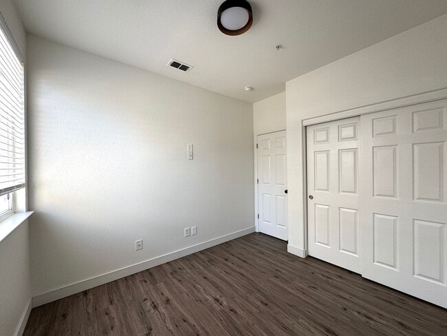 Building Photo - 5406 Martingale Ct