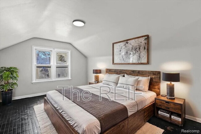 Building Photo - 20045 Greenlawn St