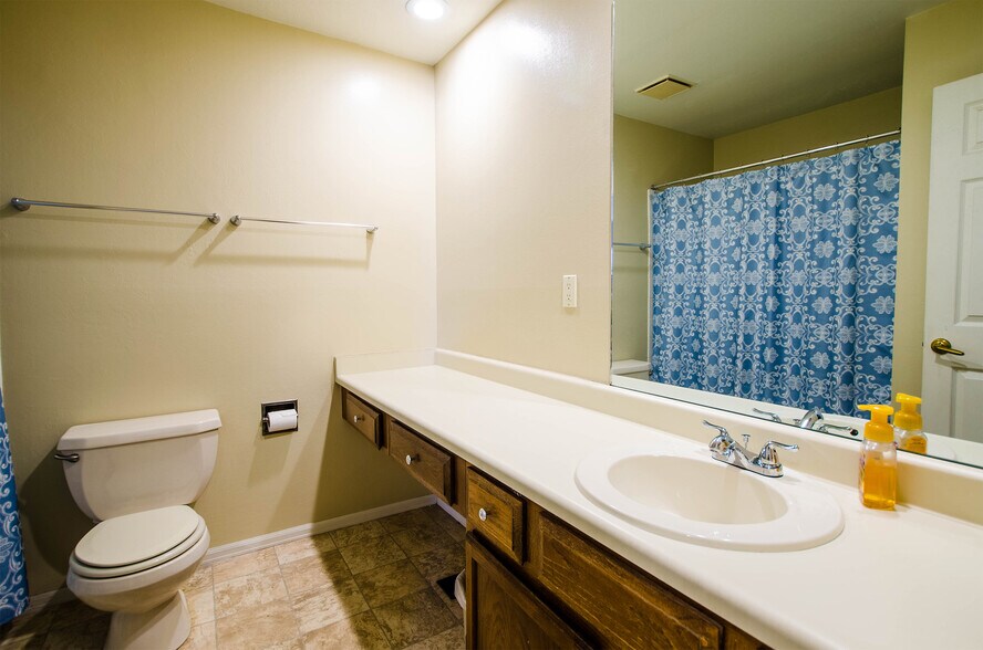 Building Photo - 272 Cobblestone Dr