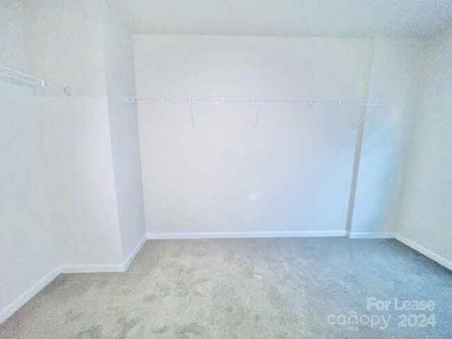 Building Photo - 107 Shull St