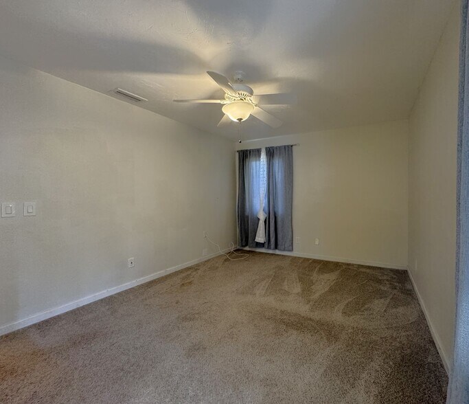 Building Photo - 2 Bedroom, 2 Bath Condo Available Soon!