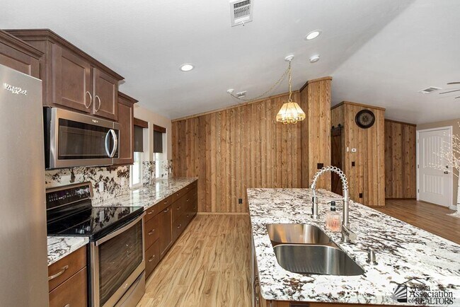 Building Photo - 5584 E 34th Pl