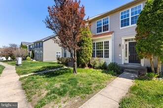 Building Photo - 2925 Rotterdam Loop