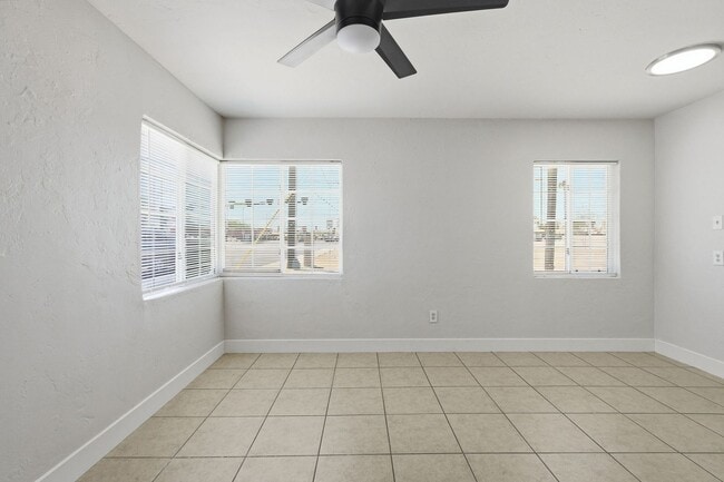 Building Photo - 1036 N 16th St
