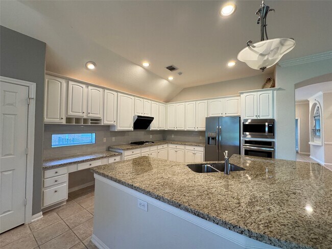 Building Photo - 5822 Pinellas Park Ct