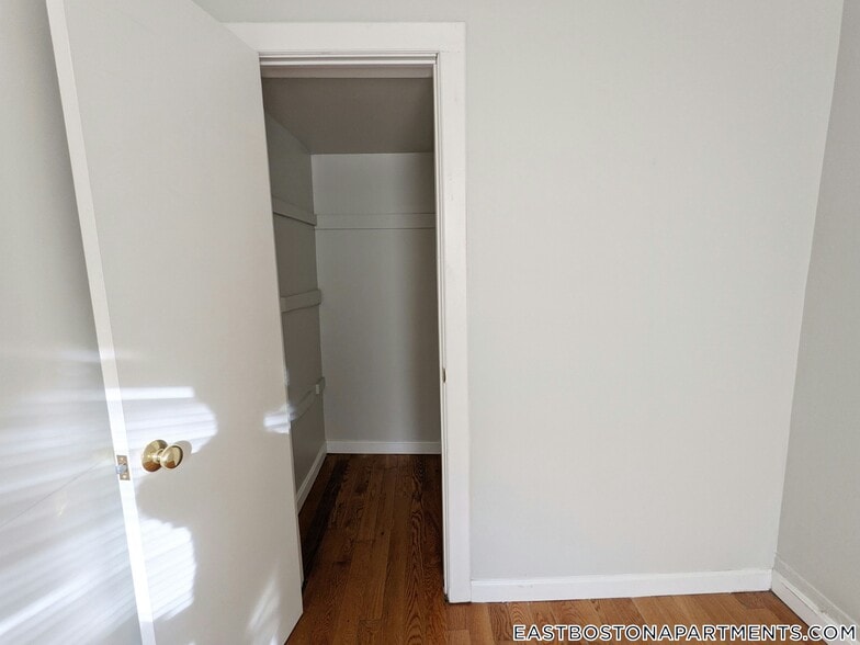 Building Photo - 259 Border St